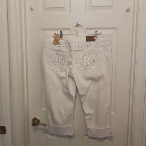 Rue 21 Curvy Capri Jeans NWT Size 15/16 White Denim Women's - Picture 10 of 13